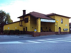 The oldest restaurant in Italy, Antica trattoria Bagutto in Milan, dates to at least 1284.[40]