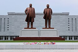 Statues of Kim Il Sung and Kim Jong Il in Wonsan