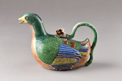 Porcelain winepot in the form of a mandarin duck, decorated in overglaze enamels, Qing dynasty, circa 1760