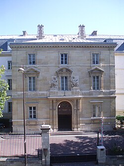 The ENS produces among the most Nobel Prize laureates per capita in the world.[294]