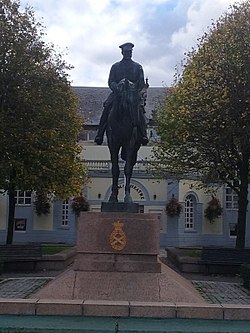 The statue of Field Marshal Haig, standing outside the theatre in Montreuil-sur-Mer.