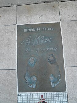 Di Stéfano's Golden Foot award in “The Champions Promenade" on the seafront of the Principality of Monaco