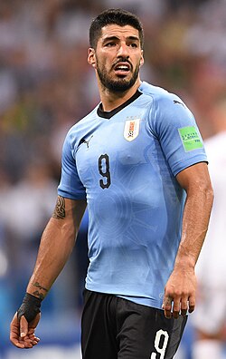 Suárez playing against Portugal in the last 16 of the 2018 World Cup