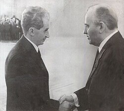 Ceaușescu with Soviet leader Mikhail Gorbachev in 1985