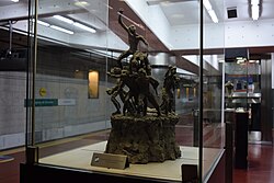 One of the exhibits at Congreso de Tucumán on line D. Note the glass encasings along the walls where the busts are exhibited.