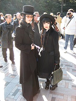 Aristocrat and Gothic Lolita styles on display at Jingu Bashi in 2007