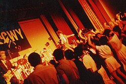 Boøwy performing in 1984
