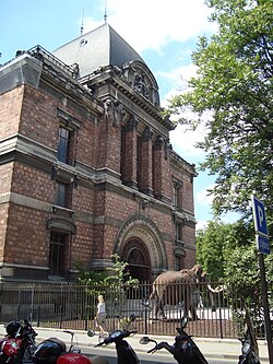 Main façade of the Gallery of Palaeontology and Comparative Anatomy.