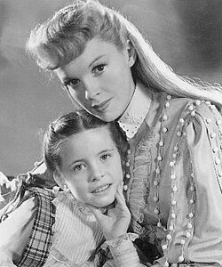 Margaret O'Brien and Judy Garland