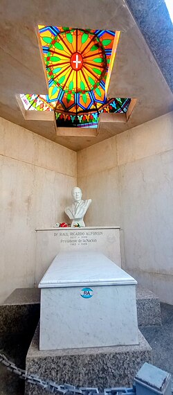 Tumba de Alfonsín en la Recoleta