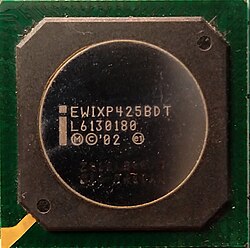 Intel XScale IXP425 SoC in ceramic package