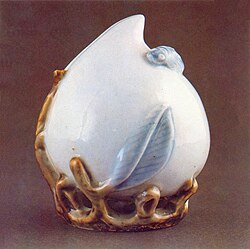 A blue and white porcelain peach-shaped water dropper from the Joseon dynasty in the 18th century