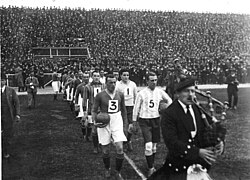 Third Lanark (dark jerseys) and Capital Zona Norte combined entering to the pitch, 10 June 1923