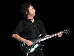 Cerati performing in 2007