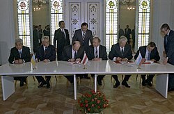 Leaders of Russia, Ukraine and Belarus signed the Belavezha Accords, dissolving the Soviet Union, 8 December 1991.