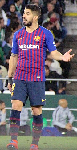 Suárez playing for Barcelona in 2019