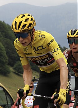 Jonas Vingegaard in the yellow jersey