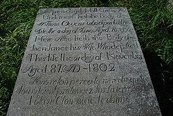 Multilingual gravestone: Welsh, English, French