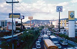 Rush hour on Central America Blvd as viewed northbound from the Plaza Miraflores pedestrian bridge