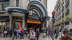 A representative image of pedestrians at the Microcentro