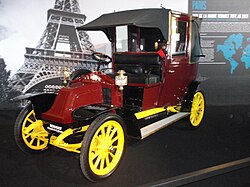 Paris taxis carried 6000 soldiers to the front during the First Battle of the Marne.