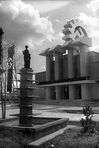 Deutsches Volk–Deutsche Arbeit: German People, German Work (1934) – an example of reactionary modernism