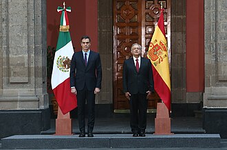 Andrés Manuel López Obrador with Pedro Sánchez in January 2019