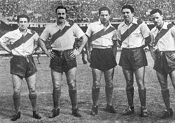 La Máquina in its most famous incarnation, l–r: Muñoz, Moreno, Pedernera, Labruna, and Loustau, 1941