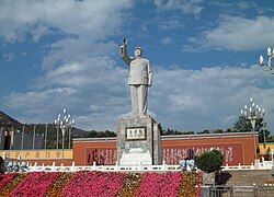 Statue of Mao Zedong in Lijiang