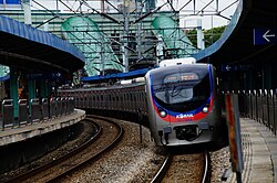 Line 1 train at Singil station