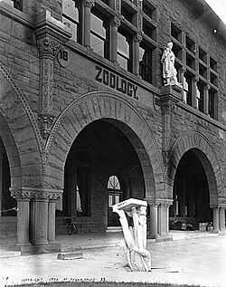 After the 1906 San Francisco earth­quake toppled Agassiz's statue from the façade of Stanford's zoology building, Stanford President David Starr Jordan wrote, "Somebody‍—‌Dr. Angell, perhaps‍—‌remarked that 'Agassiz was great in the abstract but not in the concrete.'"[75]