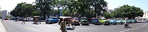 Vintage cars of 1950s – 1970s in Havana