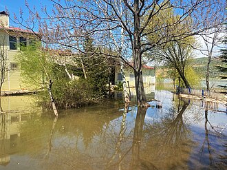 Subsidence at Lake Gölbaşı from lateral spreading lead to floods along the shore