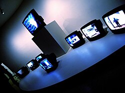 "Sobredosis de TV" was chosen as the first single for the first Soda Stereo album Soda Stereo, released on 14 December 1984. The video-clip for "Dietético" aired on Música Total on Canal 9 and had a considerable impact.[5]