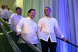 Hassanal Bolkiah with President Barack Obama in 2015