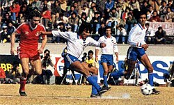 Waldemar Victorino shooting during the 1980 match, Nacional (winner) v Nottingham Forest, which was the first held in Japan