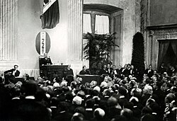 Mussolini speaks to members of the Fascist party, February 1924