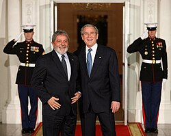 Lula with U.S. President George W. Bush in November 2008