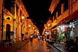 Calle Crisologo at night
