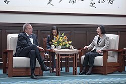 Ilves meets with President of Taiwan Tsai Ing-wen as part of APEC Digital Innovation Forum in 2018.