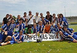 Putellas (front centre) with the Espanyol team that won the 2010 Copa de la Reina