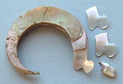 Native American shell fish hook from California. Auckland Museum