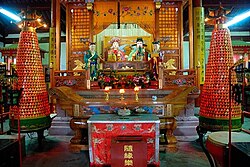 Altar to Shangdi (上帝 "Highest Deity") and Doumu (斗母 "Mother of the Great Chariot"), together representing the principle of the universe in masculine and feminine form in some Taoist cosmologies, in the Chengxu Temple of Zhouzhuang, Jiangxi.
