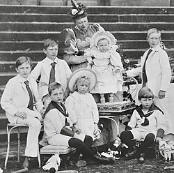 Empress Augusta Victoria with all of her children, 1890s