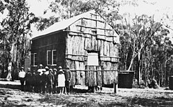 A 1922 bark-clad schoolhouse in Queensland, Australia[33]