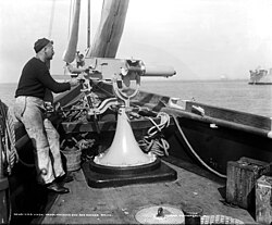 A 1-pounder aboard USS Vixen, c. 1898—1901