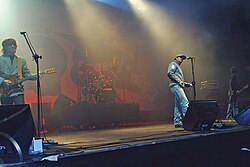 Mar de Copas performing in 2007