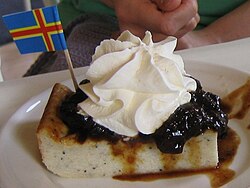 An Åland pancake (Ålandspannkaka), a traditional food in Åland[43]