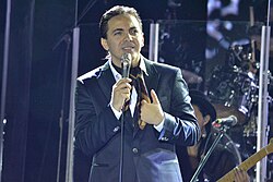 On September 28, 2010, Cristian Castro released the single "La Nave del Olvido" and "Amor, Amor" as part of Viva el Príncipe, his tribute album to José José.[30]