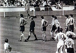 Antonio Rattín (#10) was sent off by referee Kreitlein in the match against England.